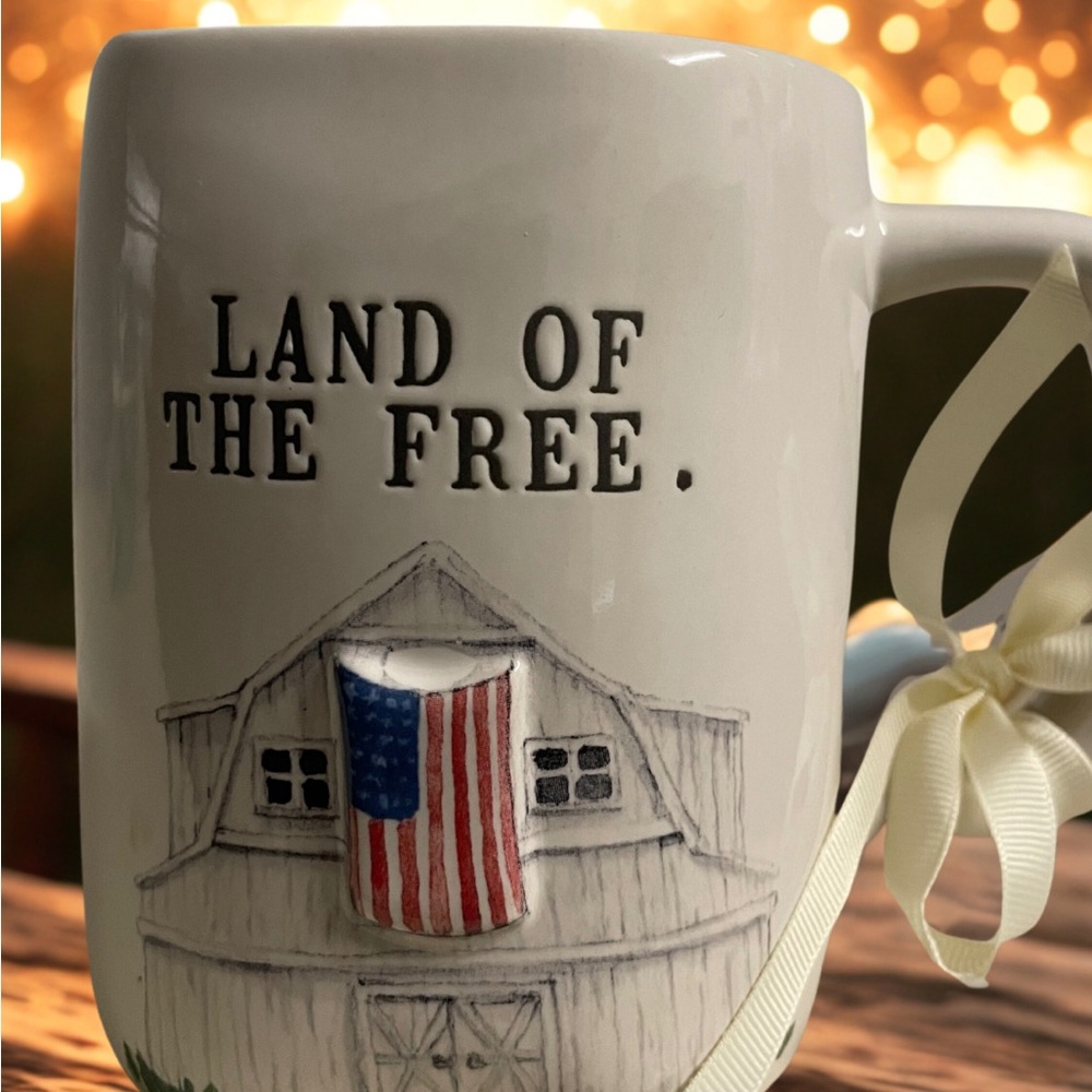 🔥🆕Rae Dunn Land of the Free Mug